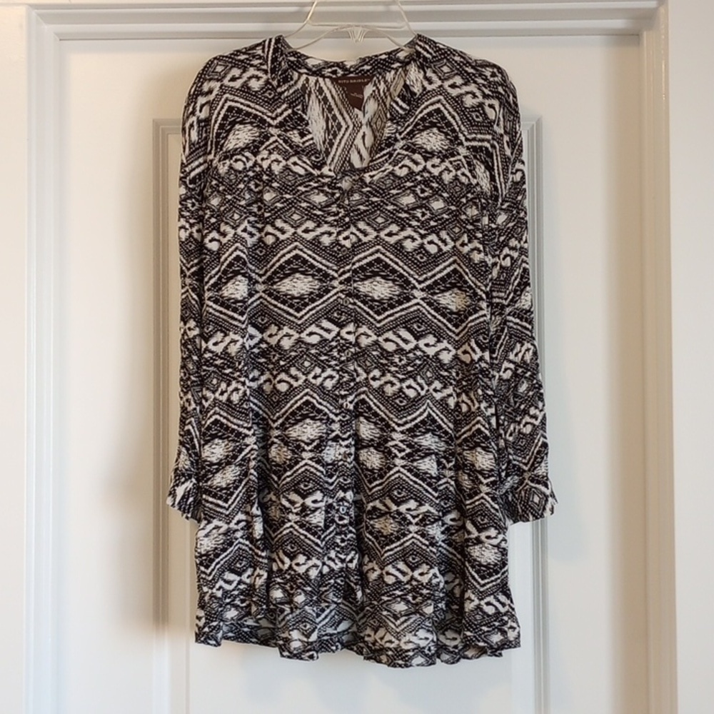 Bit & Bridle Womens Top Sz M Black White Geometric Print 3/4 Sleeves Babydoll